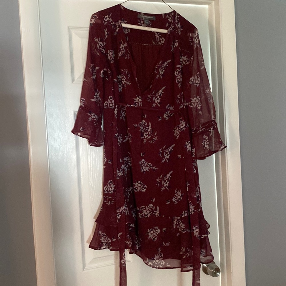 A pea in the pod maternity dress size small. Never worn